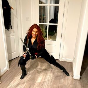 Black Widow Halloween Costume: Women’s size medium 🎃